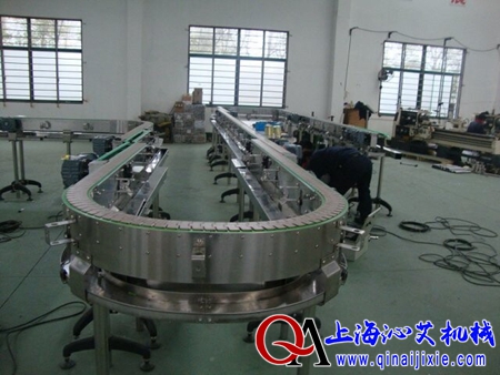 180度轉(zhuǎn)彎鏈板輸送機(jī) 180度轉(zhuǎn)彎鏈板輸送機(jī)